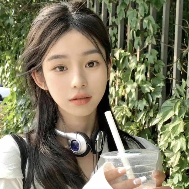 叔比狗:尼斯湖大水怪